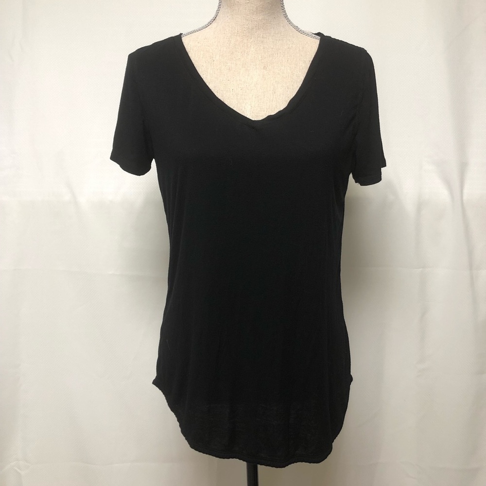 Kit and Ace V Neck tshirt